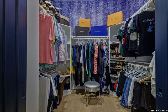 Image 39 of 72 For 719 E Locust St, Unit 4107  4107