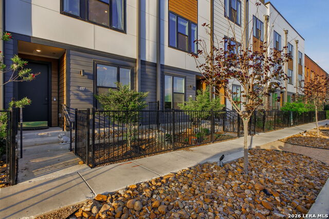 Image 4 of 72 For 719 E Locust St, Unit 4107  4107