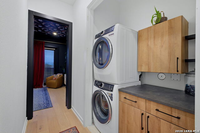 Image 40 of 72 For 719 E Locust St, Unit 4107  4107