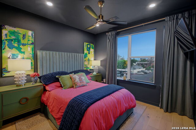 Image 41 of 72 For 719 E Locust St, Unit 4107  4107