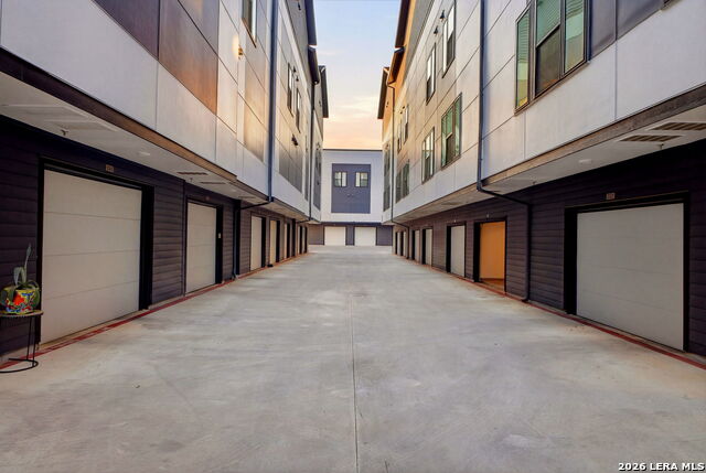 Image 47 of 72 For 719 E Locust St, Unit 4107  4107