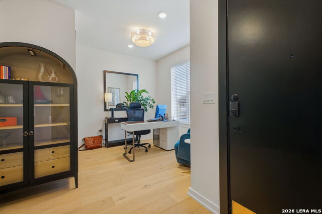 Image 9 of 72 For 719 E Locust St, Unit 4107  4107