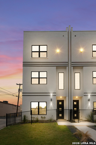 Image 4 of 8 For 1735 Gramercy Pl #101 W