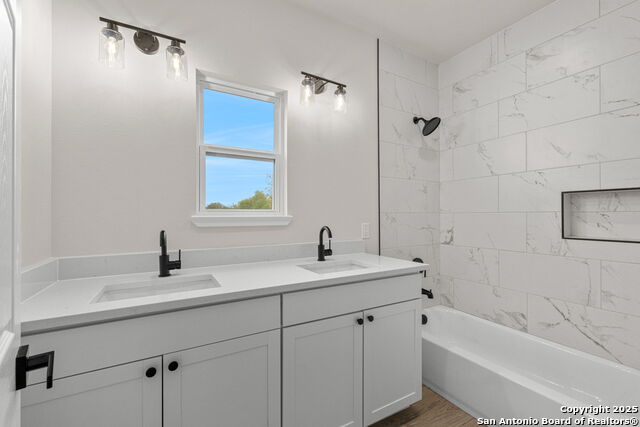 Image 14 of 43 For 114 Packard St