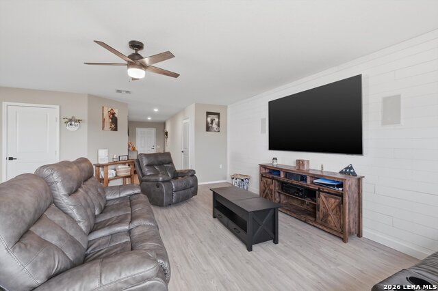 Image 5 of 37 For 13127 Levi Ter