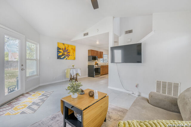 Image 2 of 10 For 6223 Valley Pawn