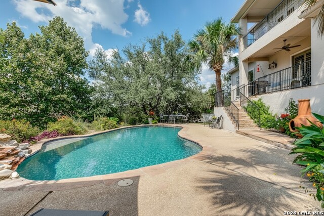 Image 37 of 45 For 915 Campanile