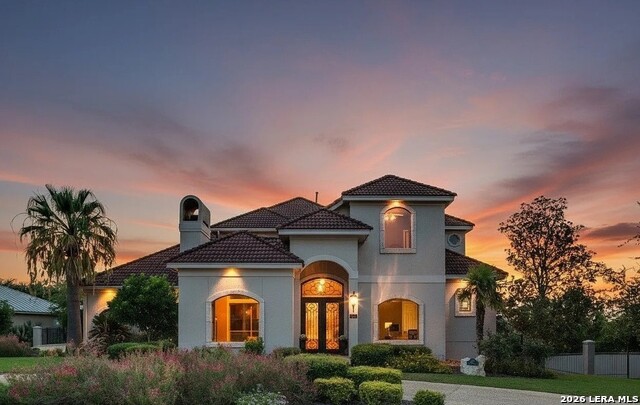 Image 4 of 45 For 915 Campanile