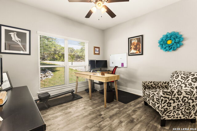 Image 10 of 25 For 950 Live Oak Dr