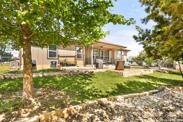 Image 18 of 25 For 950 Live Oak Dr