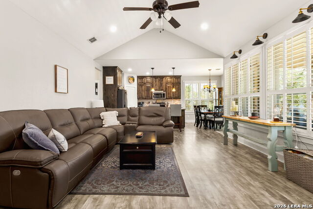 Image 2 of 25 For 950 Live Oak Dr