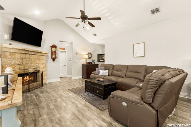 Image 6 of 25 For 950 Live Oak Dr