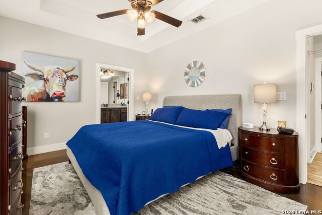 Image 8 of 25 For 950 Live Oak Dr