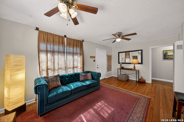 Image 13 of 36 For 303 Woley  