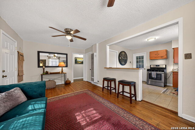 Image 14 of 36 For 303 Woley  