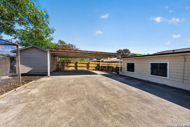 Image 32 of 36 For 303 Woley  