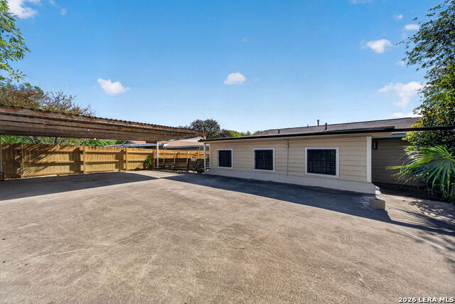 Image 33 of 36 For 303 Woley  