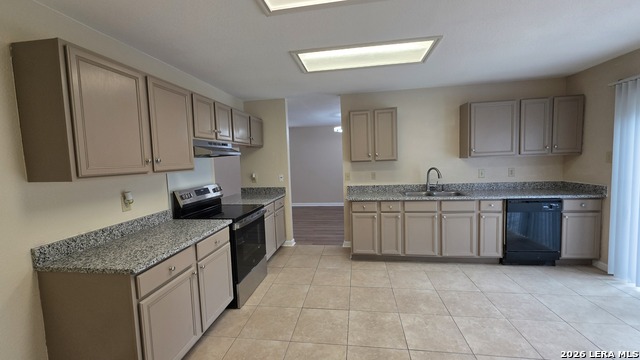 Image 9 of 39 For 2810 Redrock Trail