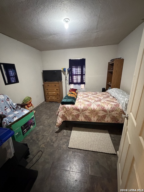 Listing photo id 5 for 2107 Hwy 83 N