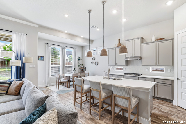 Image 11 of 41 For 12452 Upton Park