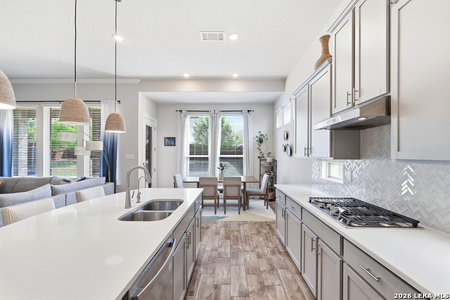 Image 12 of 41 For 12452 Upton Park