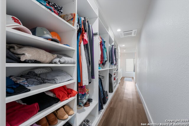 Image 15 of 30 For 614 Larkwood Dr