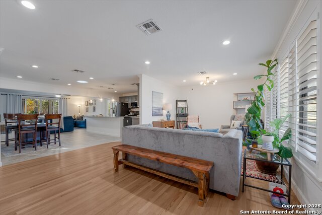 Image 8 of 30 For 614 Larkwood Dr