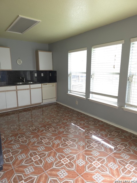 Image 4 of 21 For 10 Cavelier Pass