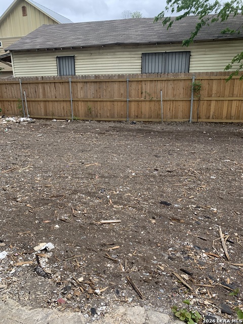 Image 2 of 6 For 405 Frio City Rd