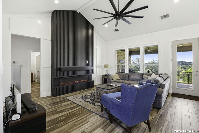 Image 17 of 48 For 827 County Road 2801 E