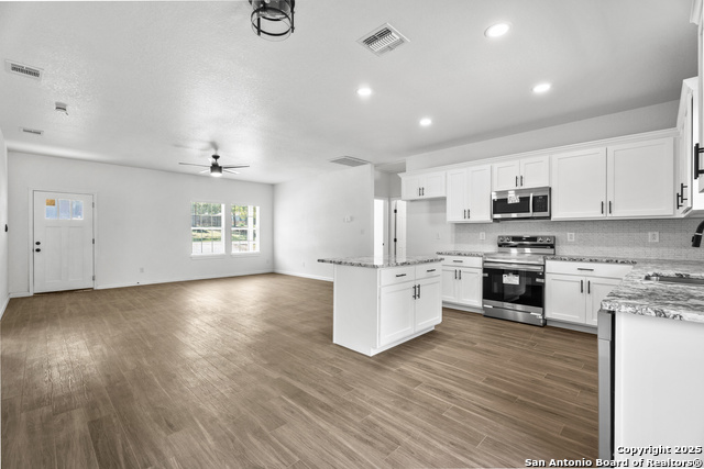 Image 4 of 21 For 1080 Greenhill Dr