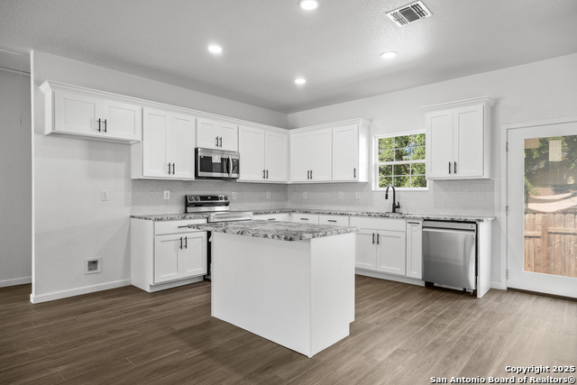 Image 5 of 21 For 1080 Greenhill Dr