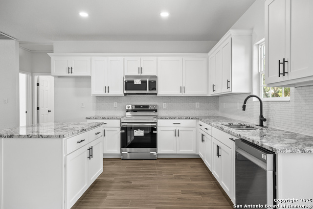 Image 7 of 21 For 1080 Greenhill Dr