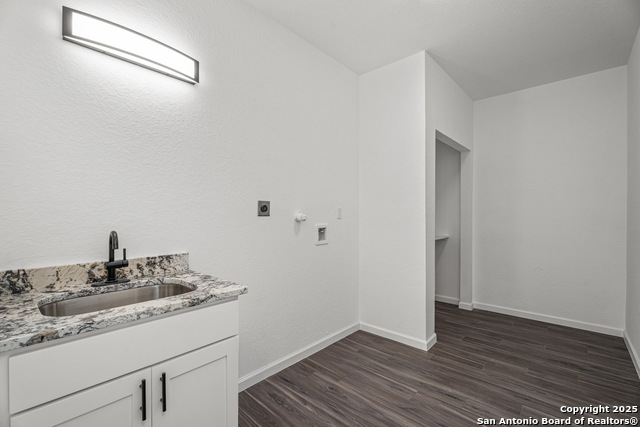 Image 19 of 21 For 1130 Greenhill Dr