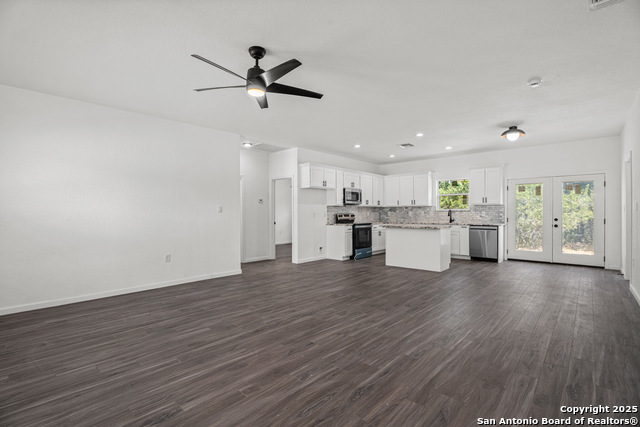 Image 4 of 21 For 1130 Greenhill Dr