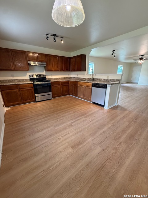 Image 32 of 35 For 7510 Carriage Pass