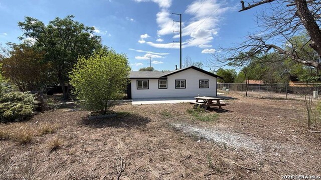 Image 10 of 22 For 5207 Hemphill Dr