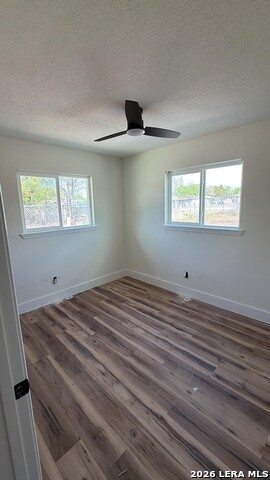 Image 4 of 22 For 5207 Hemphill Dr