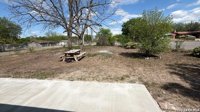 Image 7 of 22 For 5207 Hemphill Dr