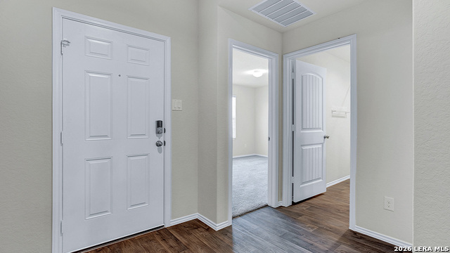 Listing photo id 9 for 812 Nodding Nixie