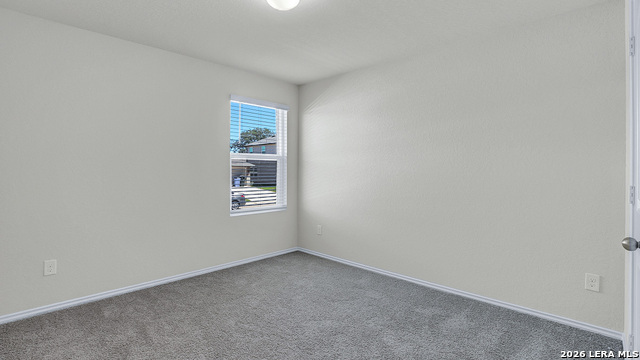 Listing photo id 11 for 812 Nodding Nixie