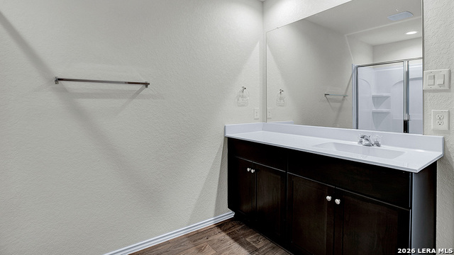 Listing photo id 18 for 812 Nodding Nixie