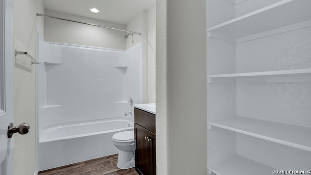 Listing photo id 21 for 812 Nodding Nixie