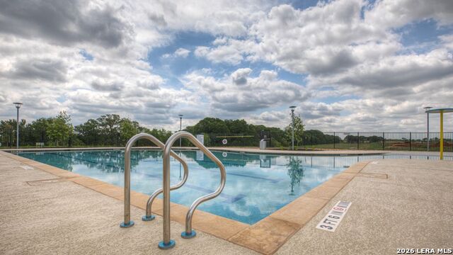 Listing photo id 28 for 812 Nodding Nixie