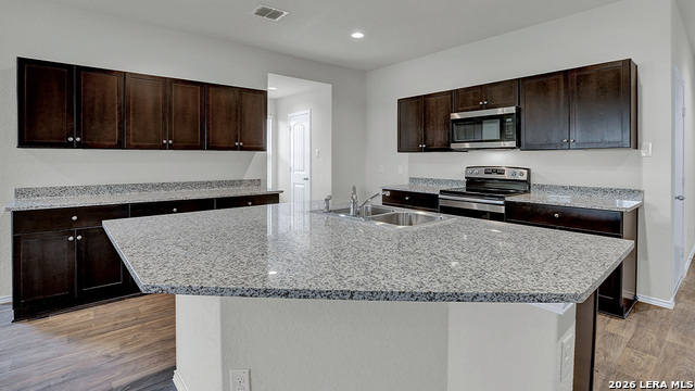 Listing photo id 2 for 812 Nodding Nixie