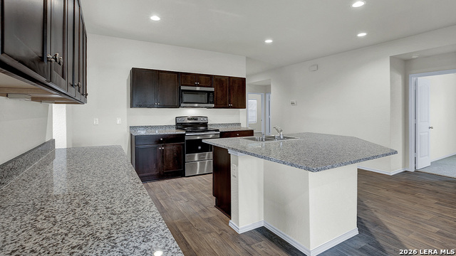 Listing photo id 6 for 812 Nodding Nixie