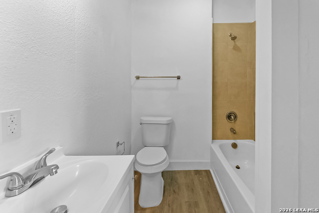 Image 7 of 8 For 146 Fairview  2-3