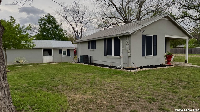 Image 4 of 19 For 1615 Lorenzo St.