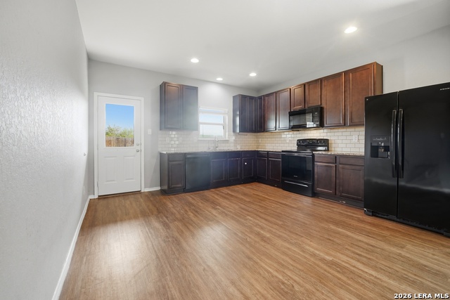 Image 6 of 16 For 425 Hunters Rnch E