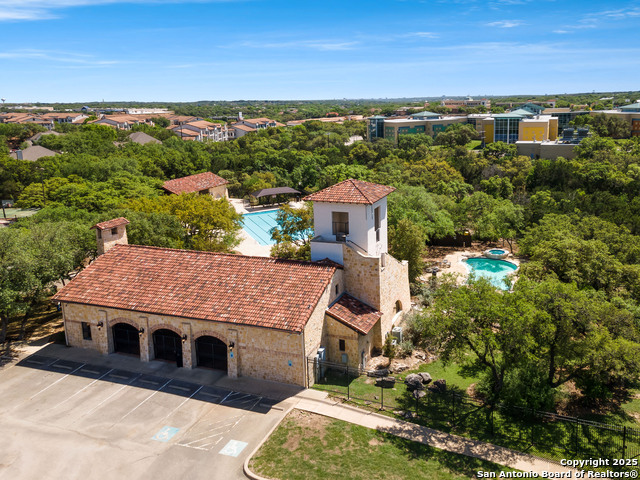 Image 23 of 29 For 18914 Surreywood